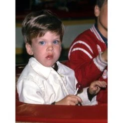 Charms Blow Pops - Bursting Berry: 48-Piece Box -Best Candy Store charms blow pops bursting berry 48 piece box candy warehouse 3 35b78570 36ff 4911 ac06 e79b15e78d4e